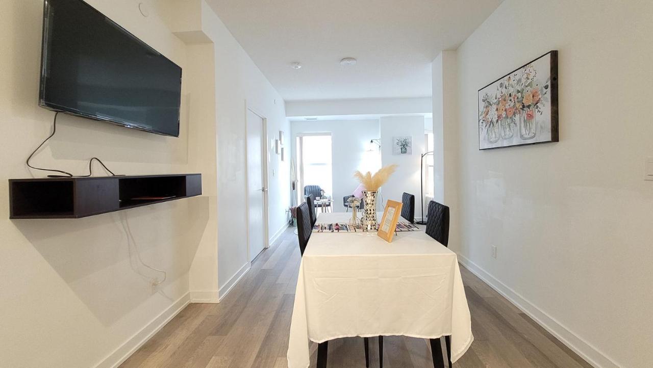 Lovely 3 Bedrooms In University Of Τορόντο Εξωτερικό φωτογραφία